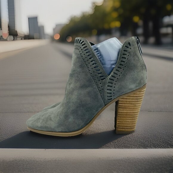 Vince Camuto Boots Womens Size 8 Gray Suede Leather Zip Ankle Heel Booties - Picture 2 of 11
